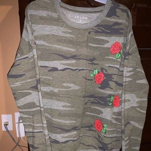 Camo rose long sleeve sweatshirt